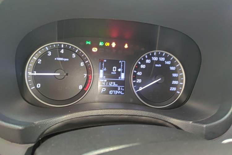 Used Hyundai ix25 2015 1.6L Automatic Two-Wheel Drive Smart GLS Trim Instrument Cluster