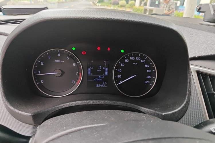 Used Hyundai ix25 2015 1.6L Manual Two-Wheel Drive Fashionable GS Model Instrument Cluster