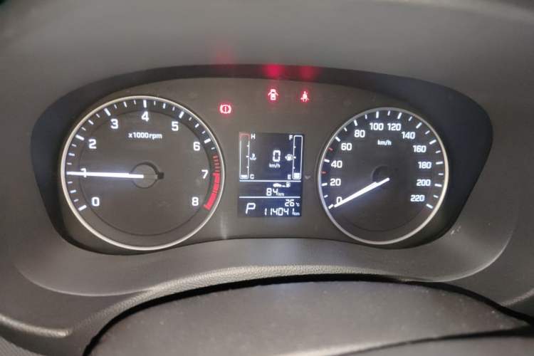Used Hyundai ix25 2015 1.6L Automatic Two-Wheel-Drive Deluxe DLX Model Instrument Cluster