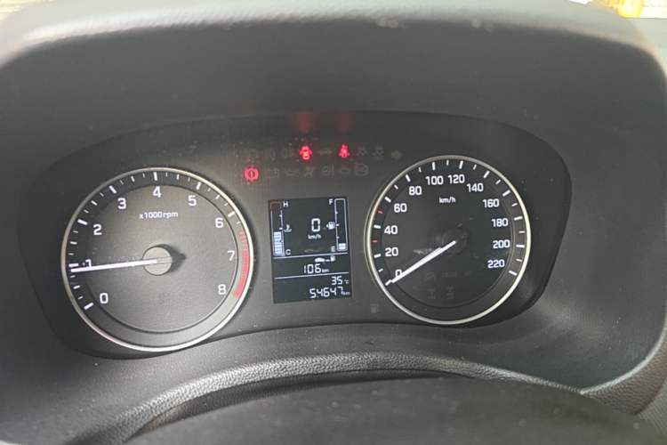 Used Hyundai ix25 2015 1.6L Manual Two-Wheel Drive Fashionable GS Model Instrument Cluster