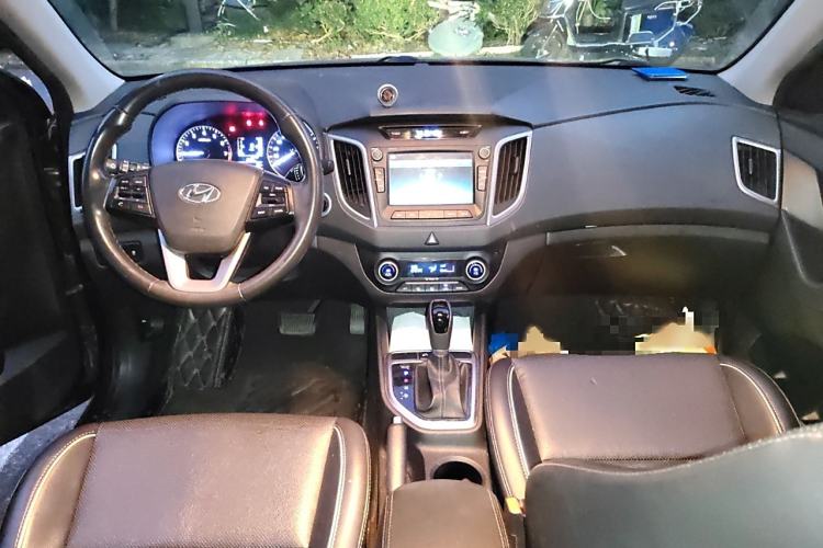 Used Hyundai ix25 2015 2.0L Automatic Two-Wheel Drive Intelligent GLS Interior 2