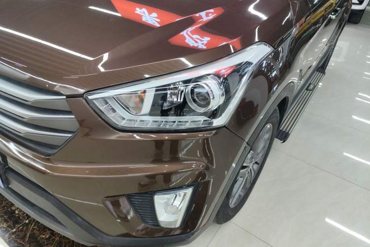 Used Hyundai ix25 2015 1.6L Automatic Two-Wheel-Drive Deluxe DLX Model Left Front Headlight