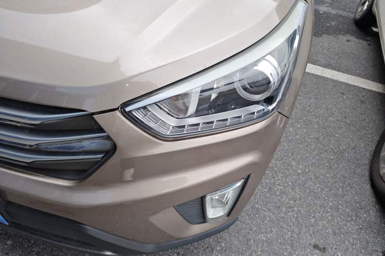 Used Hyundai ix25 2015 1.6L Automatic Two-Wheel-Drive Deluxe DLX Model Left Front Headlight