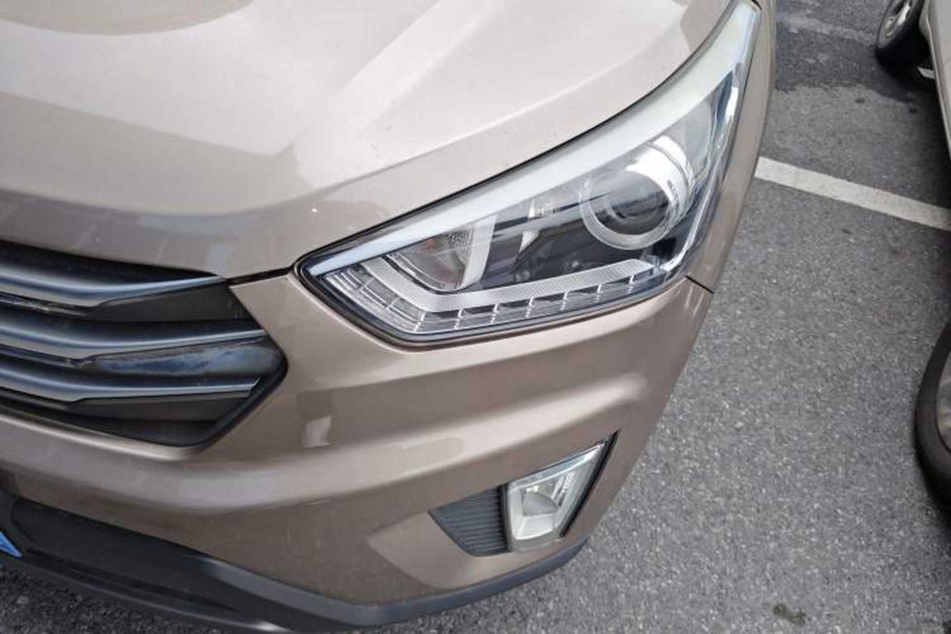 Used Hyundai ix25 2015 1.6L Automatic Two-Wheel-Drive Deluxe DLX Model Left Front Headlight