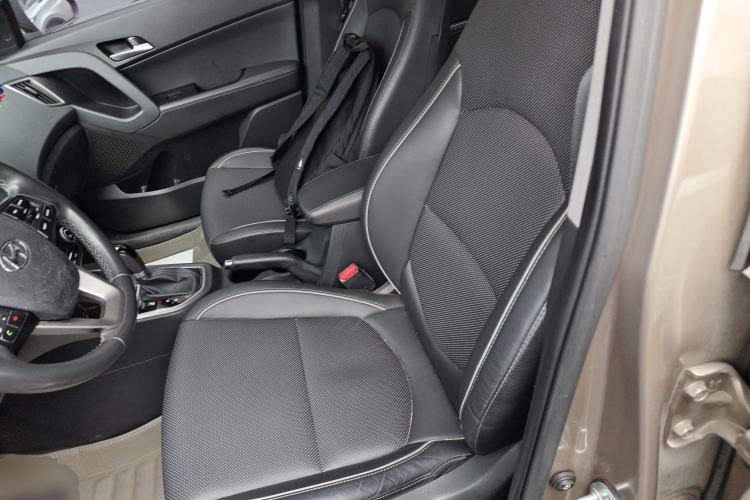 Used Hyundai ix25 2015 1.6L Automatic Two-Wheel-Drive Deluxe DLX Model Left Front Seat