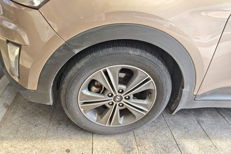 Used Hyundai ix25 2015 2.0L Automatic Two-Wheel Drive Intelligent GLS Left Front Wheel Hub