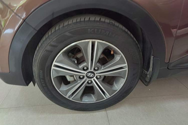 Used Hyundai ix25 2015 1.6L Automatic Two-Wheel Drive Smart GLS Trim Left Front Wheel Hub