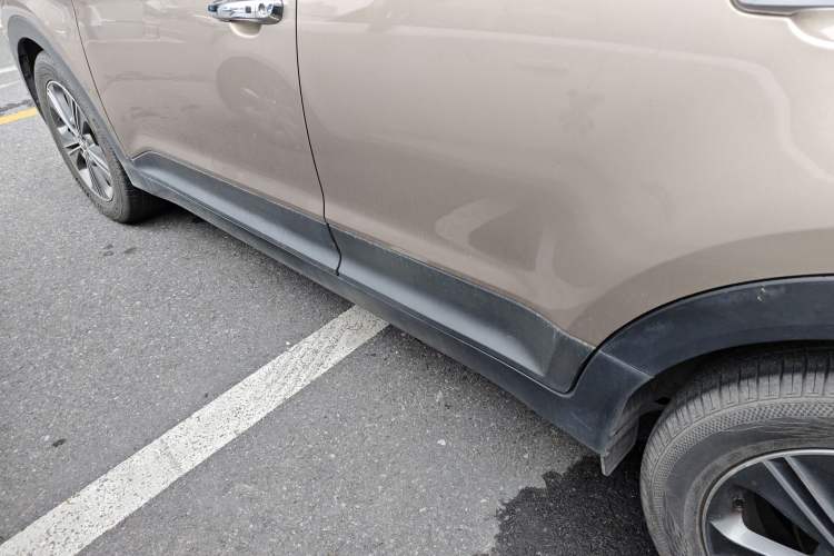 Used Hyundai ix25 2015 1.6L Automatic Two-Wheel-Drive Deluxe DLX Model Left Side Sill