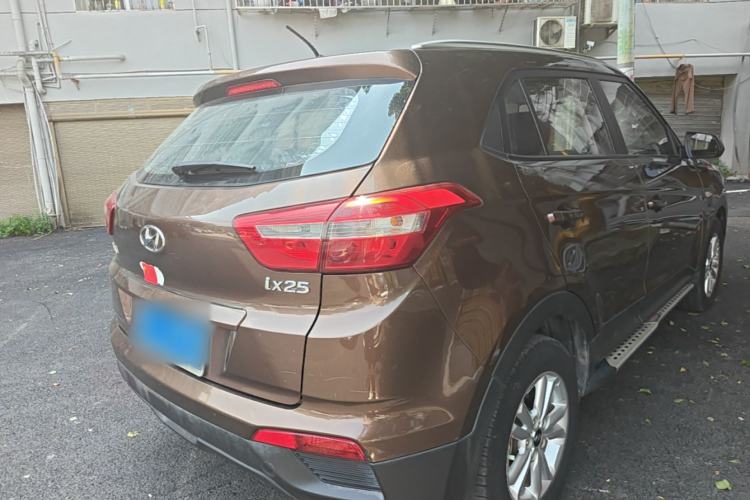 Used Hyundai ix25 2015 1.6L Manual Two-Wheel Drive Fashionable GS Model Rear Right 45 Deg