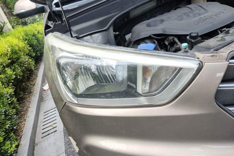 Used Hyundai ix25 2015 1.6L Automatic Two-Wheel Drive Smart GLS Trim Right Front Headlight