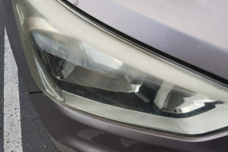 Used Hyundai ix25 2015 1.6L Automatic Two-Wheel Drive Smart GLS Trim Right Front Headlight