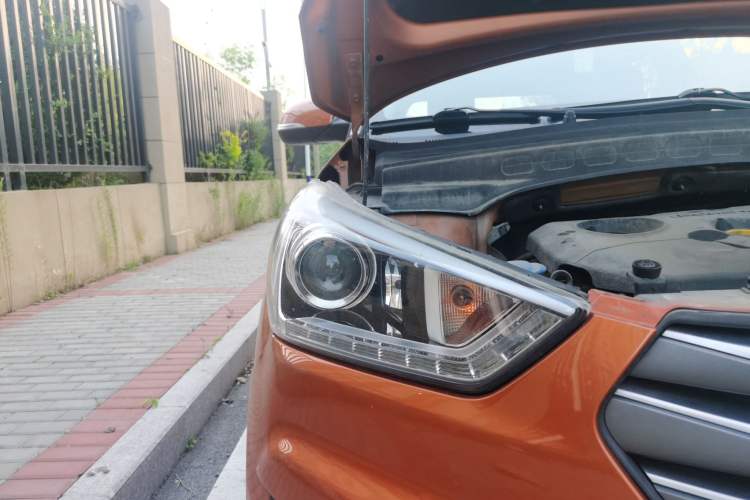 Used Hyundai ix25 2015 2.0L Automatic Two-Wheel Drive Intelligent GLS Right Front Headlight