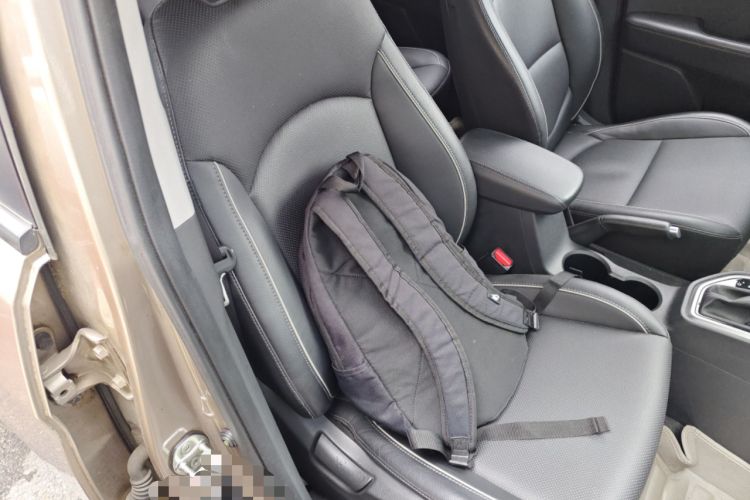 Used Hyundai ix25 2015 1.6L Automatic Two-Wheel-Drive Deluxe DLX Model Right Front Seat