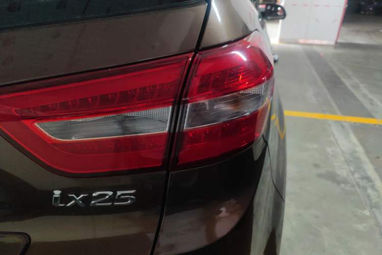 Used Hyundai ix25 2015 1.6L Automatic Two-Wheel-Drive Deluxe DLX Model Right Rear Taillight