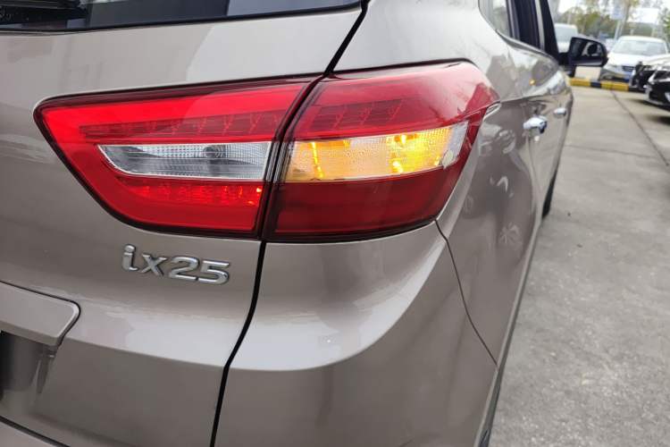 Used Hyundai ix25 2015 1.6L Automatic Two-Wheel-Drive Deluxe DLX Model Right Rear Taillight
