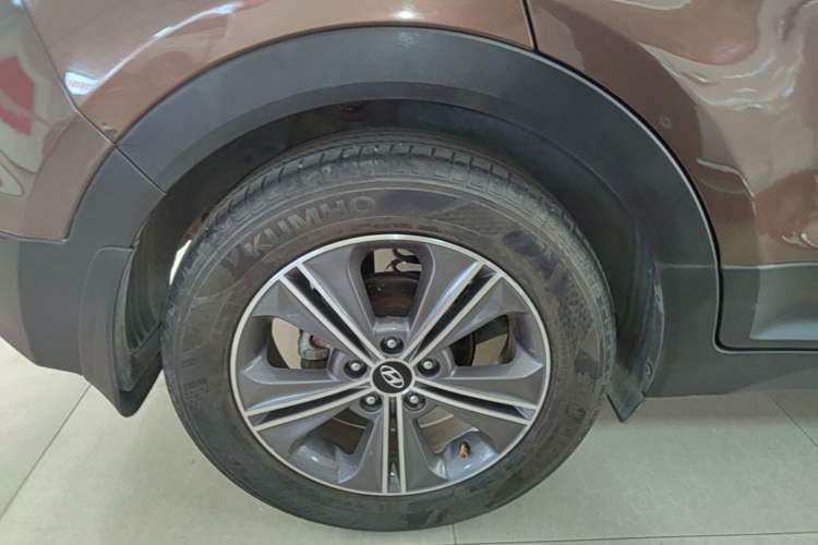 Used Hyundai ix25 2015 1.6L Automatic Two-Wheel Drive Smart GLS Trim Right Rear Wheel Hub