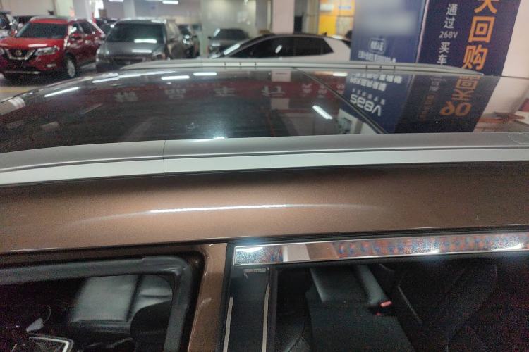 Used Hyundai ix25 2015 1.6L Automatic Two-Wheel-Drive Deluxe DLX Model Roof