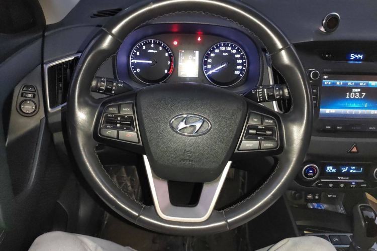Used Hyundai ix25 2015 2.0L Automatic Two-Wheel Drive Intelligent GLS Steering Wheel