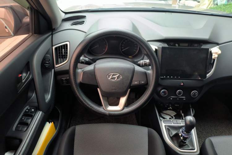 Used Hyundai ix25 2015 1.6L Manual Two-Wheel Drive Fashionable GS Model Steering Wheel
