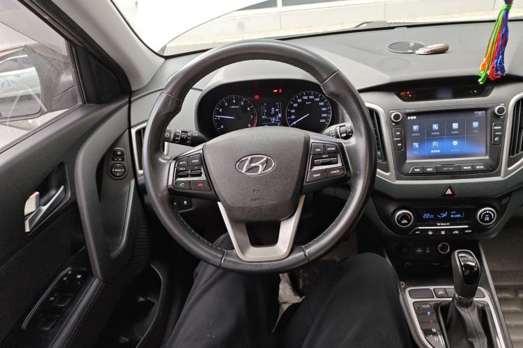Used Hyundai ix25 2015 1.6L Automatic Two-Wheel-Drive Deluxe DLX Model Steering Wheel