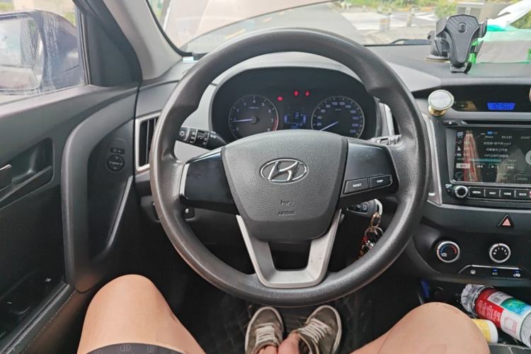 Used Hyundai ix25 2015 1.6L Manual Two-Wheel Drive Fashionable GS Model Steering Wheel