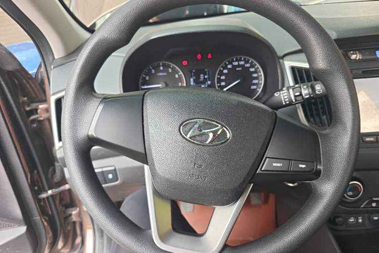 Used Hyundai ix25 2015 1.6L Manual Two-Wheel Drive Fashionable GS Model Steering Wheel