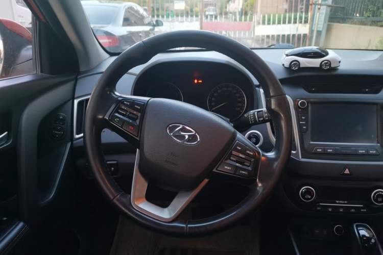 Used Hyundai ix25 2015 2.0L Automatic Two-Wheel Drive Intelligent GLS Steering Wheel