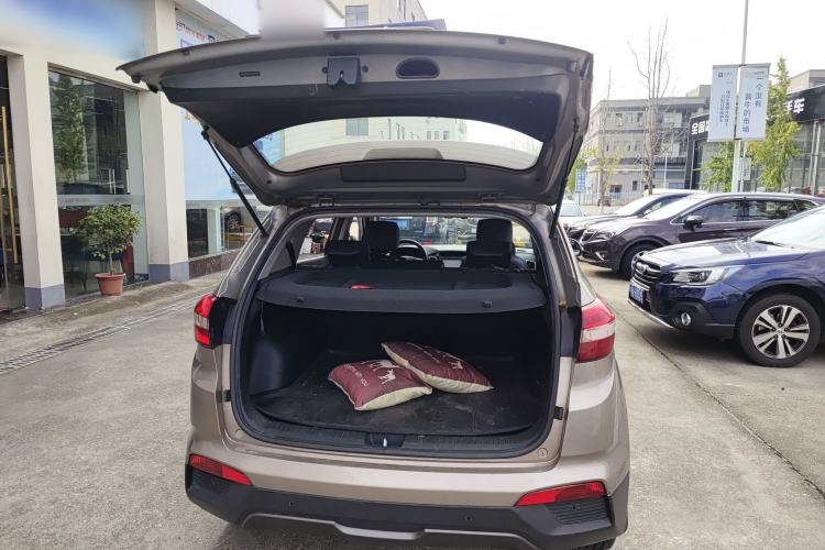 Used Hyundai ix25 2015 1.6L Automatic Two-Wheel-Drive Deluxe DLX Model Trunk