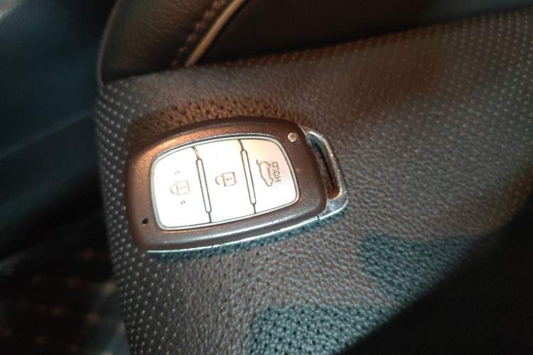 Used Hyundai ix25 2015 1.6L Automatic Two-Wheel-Drive Deluxe DLX Model Vehicle Key