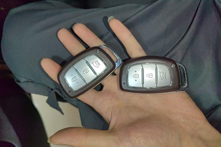 Used Hyundai ix25 2015 1.6L Automatic Two-Wheel Drive Smart GLS Trim Vehicle Key