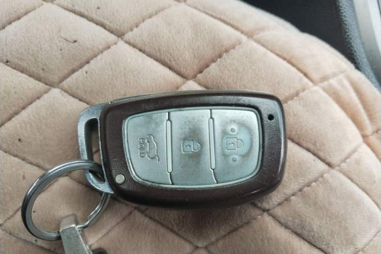 Used Hyundai ix25 2015 1.6L Automatic Two-Wheel Drive Smart GLS Trim Vehicle Key