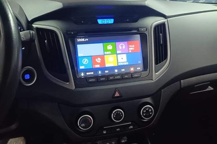 Used Hyundai ix25 2015 1.6L Automatic Two-Wheel Drive Smart GLS Trim Audio And AC Panel