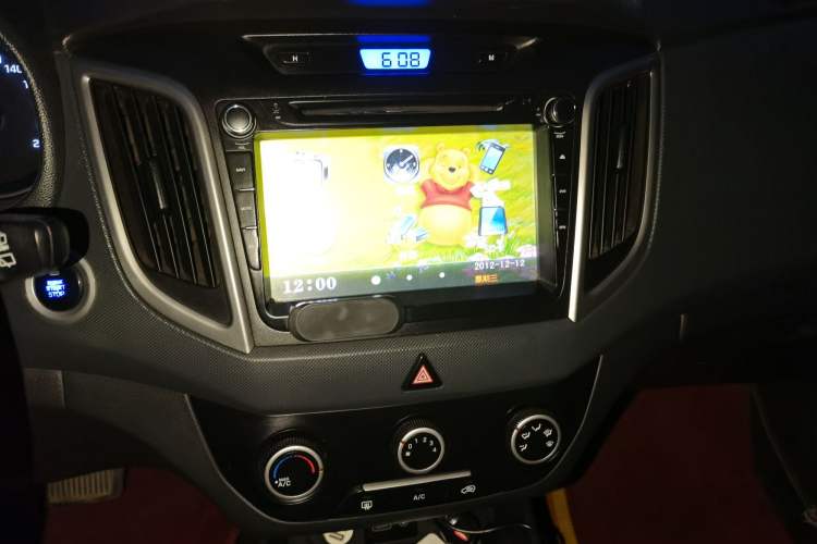 Used Hyundai ix25 2015 1.6L Automatic Two-Wheel Drive Smart GLS Trim Audio And AC Panel
