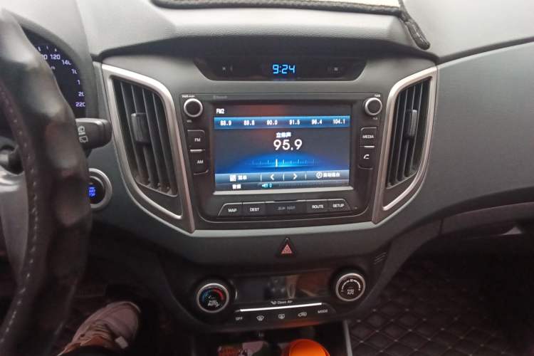 Used Hyundai ix25 2015 2.0L Automatic Two-Wheel Drive Intelligent GLS Audio And AC Panel