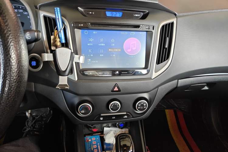 Used Hyundai ix25 2015 1.6L Automatic Two-Wheel Drive Smart GLS Trim Audio And AC Panel