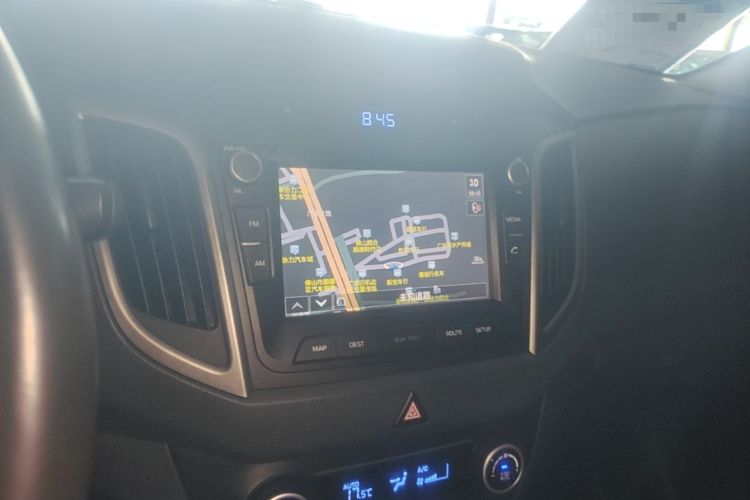 Used Hyundai ix25 2015 1.6L Automatic Two-Wheel-Drive Deluxe DLX Model Audio And AC Panel