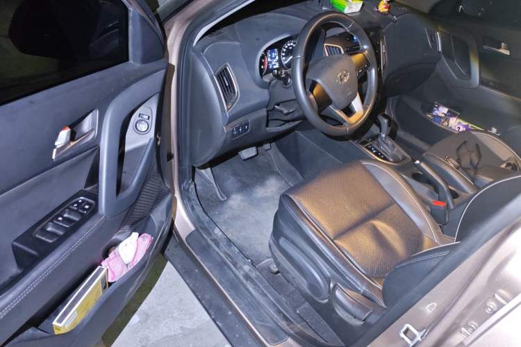 Used Hyundai ix25 2015 1.6L Automatic Two-Wheel Drive Smart GLS Trim Driver Seat