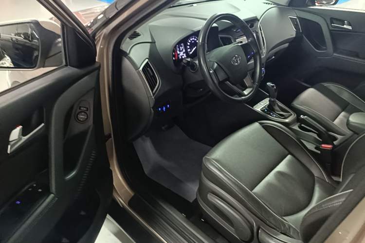 Used Hyundai ix25 2015 1.6L Automatic Two-Wheel Drive Smart GLS Trim Driver Seat