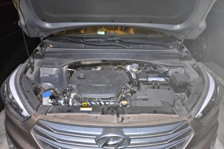 Used Hyundai ix25 2015 1.6L Automatic Two-Wheel Drive Smart GLS Trim Engine Bay