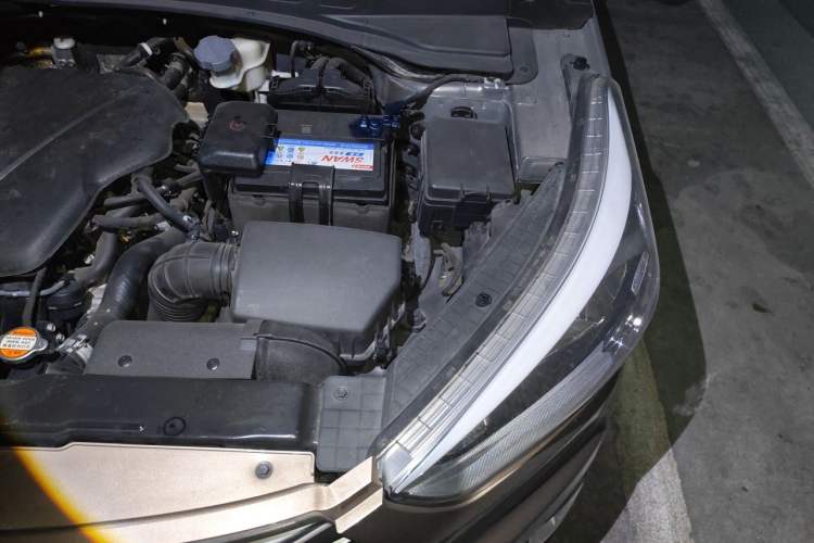 Used Hyundai ix25 2015 1.6L Automatic Two-Wheel Drive Smart GLS Trim Engine Bay Left