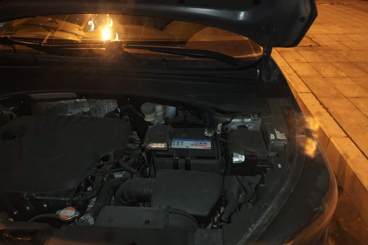 Used Hyundai ix25 2015 1.6L Automatic Two-Wheel Drive Smart GLS Trim Engine Bay Left