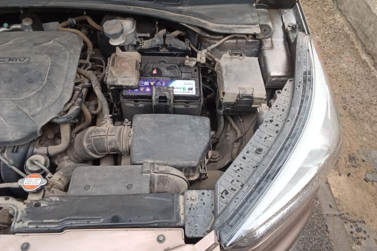 Used Hyundai ix25 2015 2.0L Automatic Two-Wheel Drive Intelligent GLS Engine Bay Left