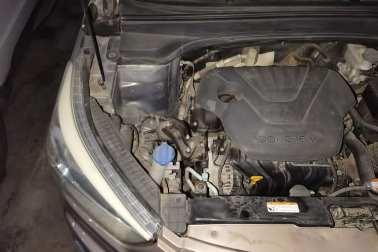 Used Hyundai ix25 2015 1.6L Automatic Two-Wheel Drive Smart GLS Trim Engine Bay Right