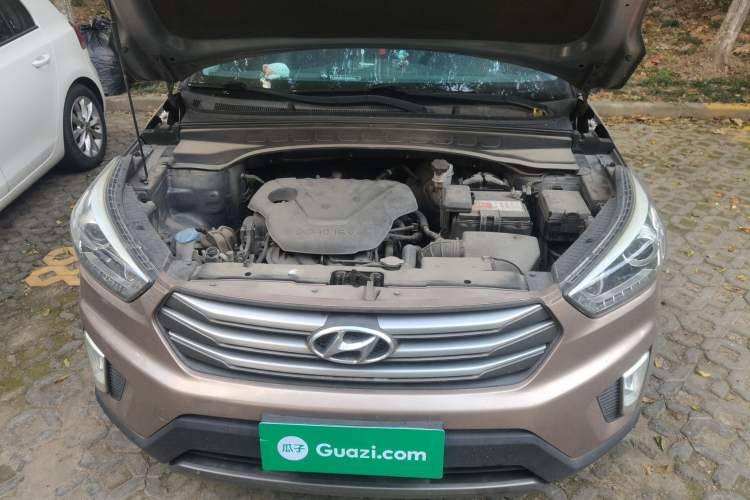 Used Hyundai ix25 2015 1.6L Automatic Two-Wheel-Drive Deluxe DLX Model Engine Bay