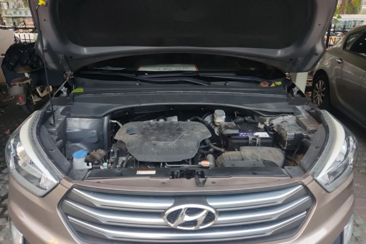 Used Hyundai ix25 2015 1.6L Automatic Two-Wheel Drive Smart GLS Trim Engine Bay