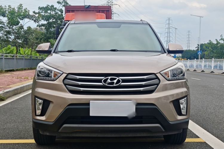Used Hyundai ix25 2015 1.6L Automatic Two-Wheel-Drive Deluxe DLX Model Exterior 4