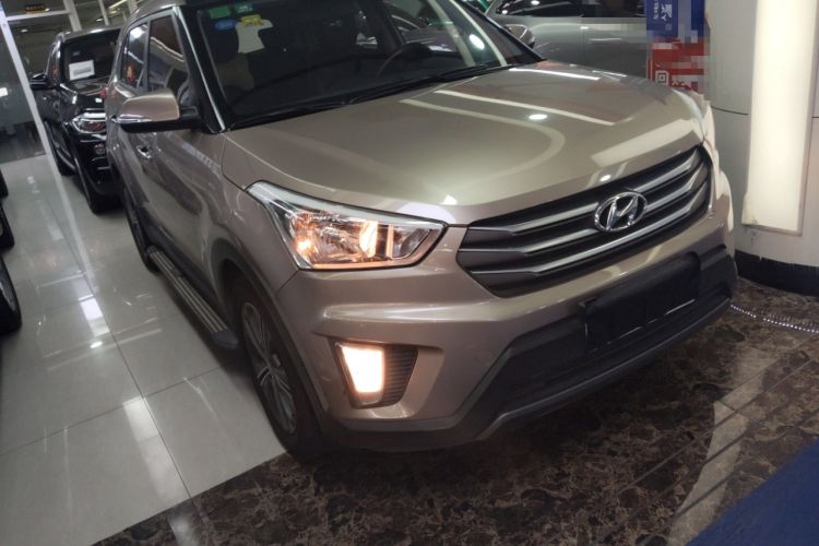 Used Hyundai ix25 2015 1.6L Automatic Two-Wheel Drive Smart GLS Trim Front Right 45 Deg