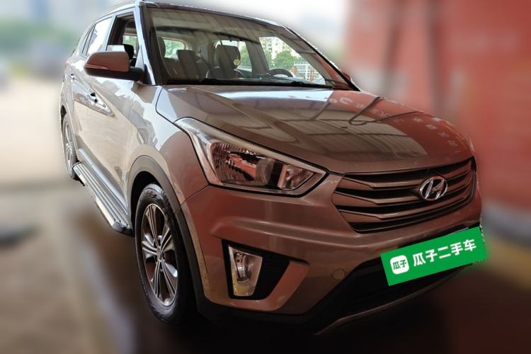 Used Hyundai ix25 2015 1.6L Automatic Two-Wheel Drive Smart GLS Trim Front Right 45 Deg