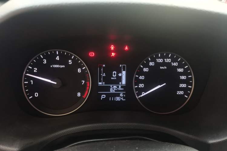 Used Hyundai ix25 2015 1.6L Automatic Two-Wheel-Drive Deluxe DLX Model Instrument Cluster