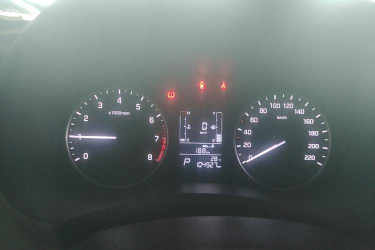 Used Hyundai ix25 2015 1.6L Automatic Two-Wheel-Drive Deluxe DLX Model Instrument Cluster